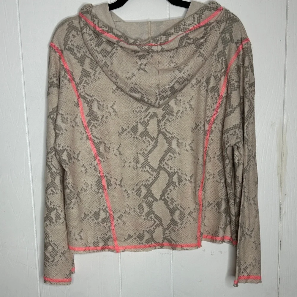 Vintage Havana Snake Print Hoodie - Gray and Pink